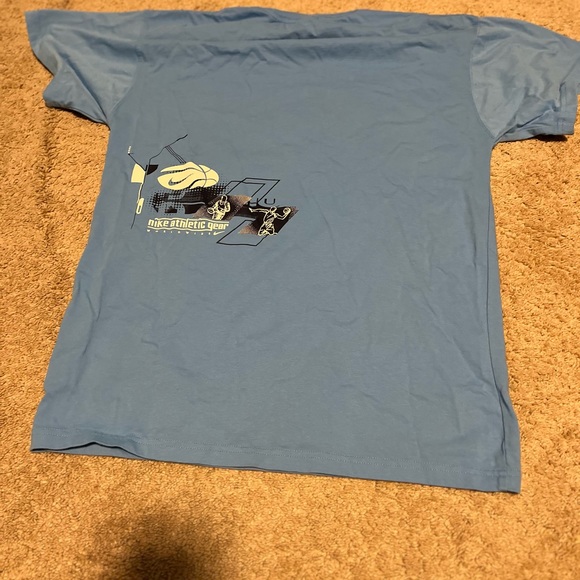 Nike tee - Picture 3 of 4